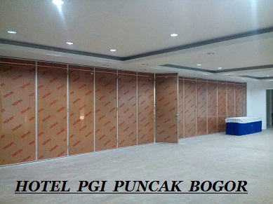 Partisi lipat Hotel PGI Puncak Bogor